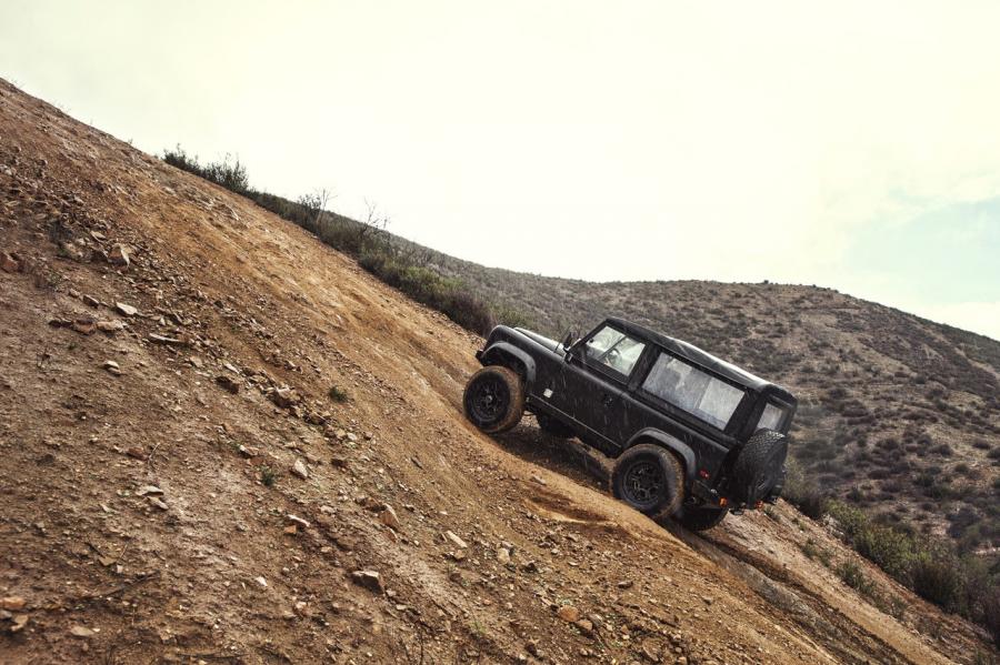  Land Rover Defender 90 by Icon 2014 года  (фото 7 из 63)